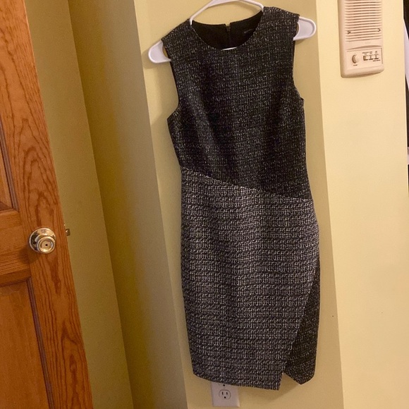 BASIC KNEE-LENGTH SHEATH DRESS - Picture 1 of 5